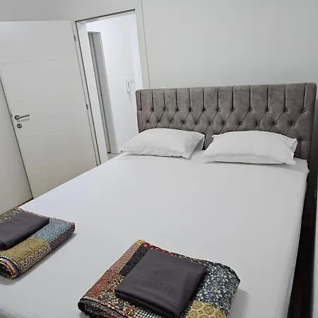 アパート Dorian Gray Sa Garazom