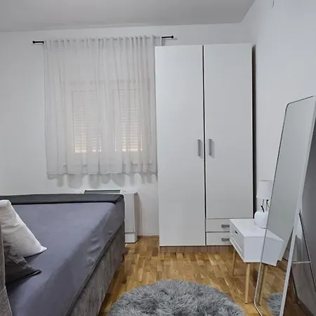 Dorian Gray Sa Garazom Apartment Bijeljina